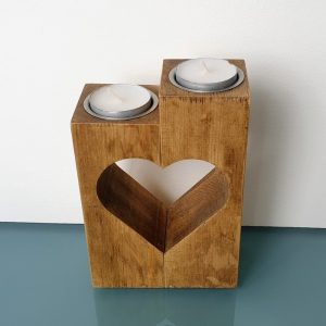 SET OF TWO CUT OUT HEART TEA LIGHT HOLDERS DETAIL