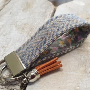 HARRIS TWEED KEYRING DETAIL