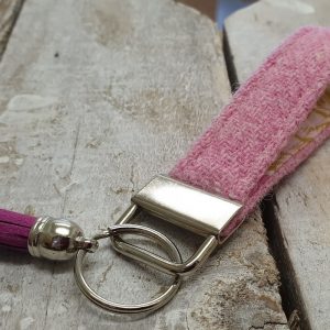 HARRIS TWEED KEYRING DETAIL