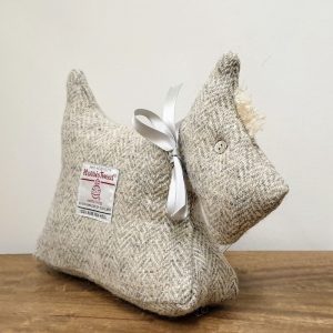 Harris Tweed Pin Dog Detail