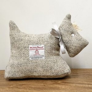 Harris Tweed Pin Dog