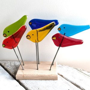 MULTI COLOURED FUSED GLASS BIRDS ON WOODEN STAND DETAIL