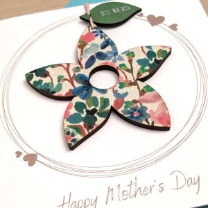 MOTHER’S DAY CARD FLOWER DECORATION DETAIL