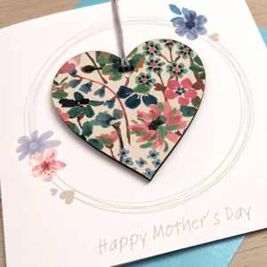 MOTHER’S DAY CARD HEART DECORATION DETAIL