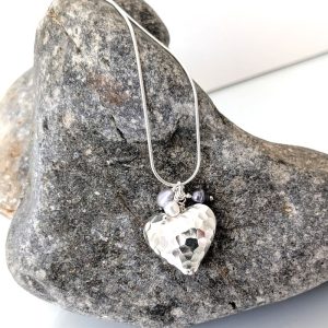 SILVER HEART WITH PEARL CLUSTER PENDANT DETAIL